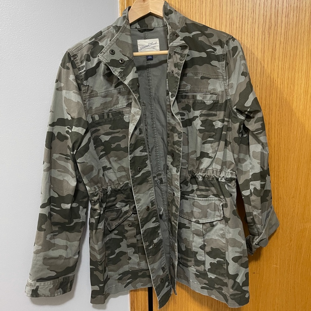 Women’s Large Camo Jacket